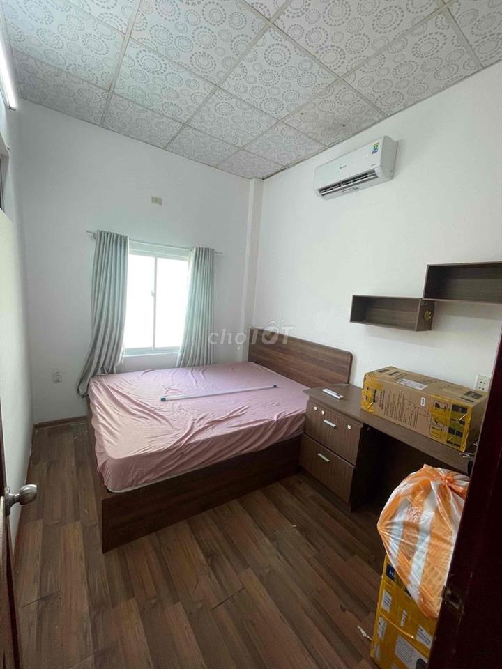 Cho thuê nhà kiệt Phạm Nhữ Tăng gần Hà Huy Tập. Đầy đủ nội thất