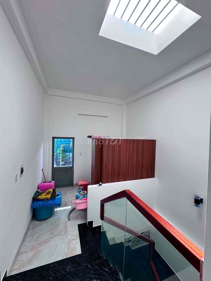 Cho thuê nhà 3 tầng kiệt Bế Văn Đàn 3 P/ngủ,3wc Full nội thất