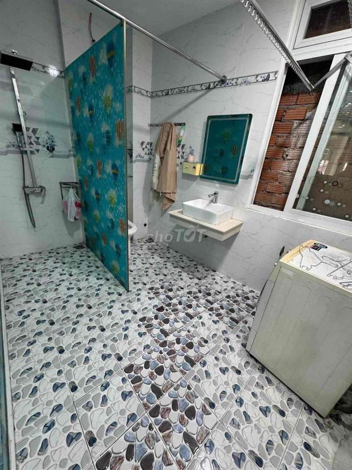 Cho thuê nhà 3 tầng kiệt oto 356 Hoàng Diệu| 3 P/ngủ;3 wc.