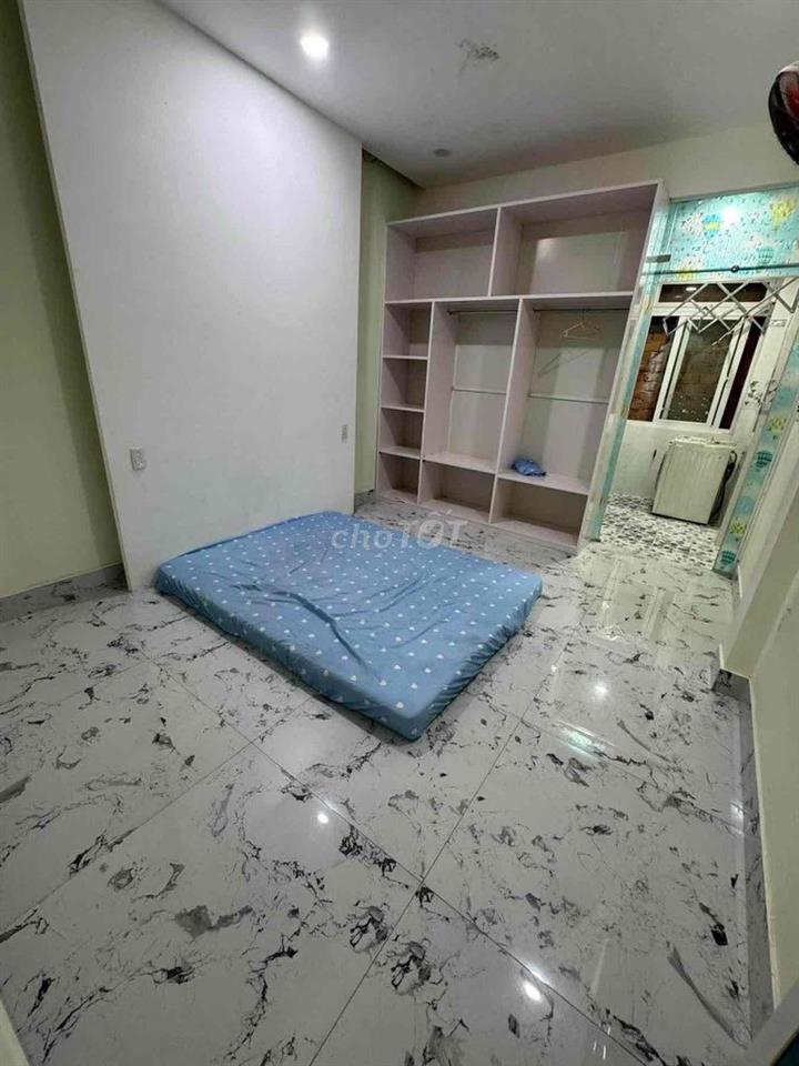 Cho thuê nhà 3 tầng kiệt oto 356 Hoàng Diệu| 3 P/ngủ;3 wc.