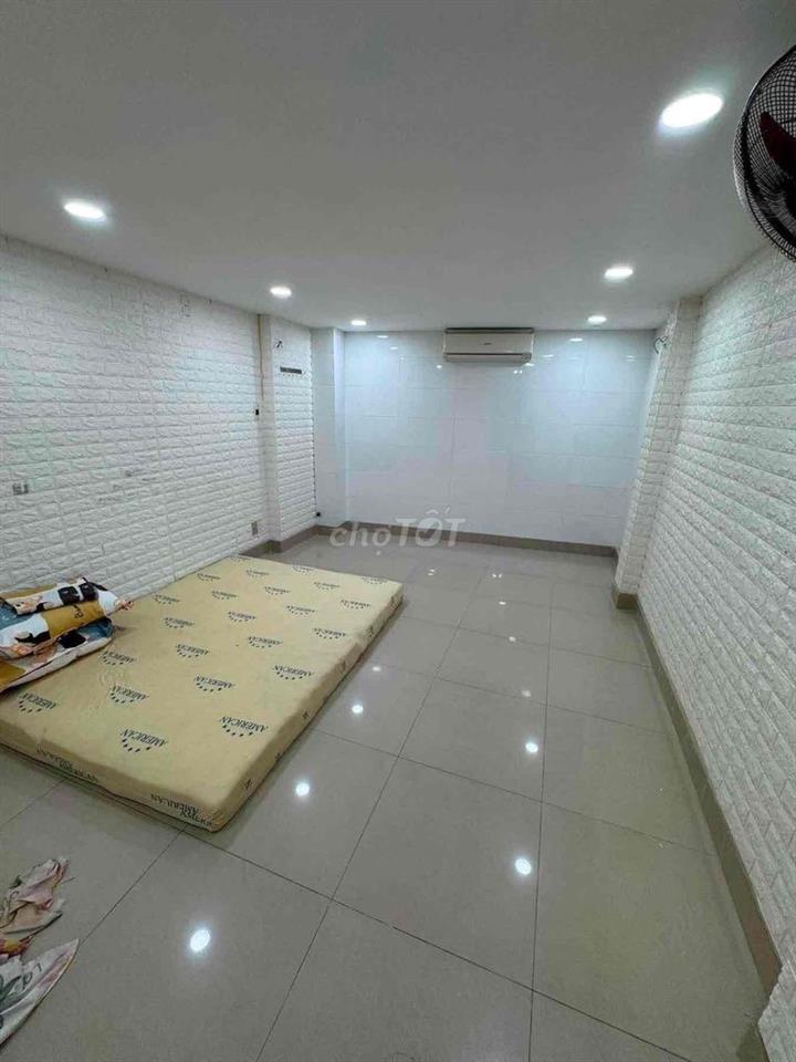 Cho thuê nhà 3 tầng kiệt oto 356 Hoàng Diệu| 3 P/ngủ;3 wc.