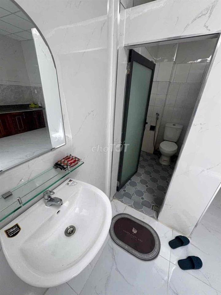 Cho thuê nhà 3 tầng mặt tiền Châu Thượng Văn - Hải Châu Rộng Rãi