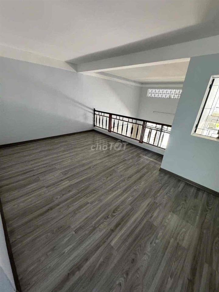 Cho thuê nhà 3 tầng mặt tiền Châu Thượng Văn - Hải Châu Rộng Rãi
