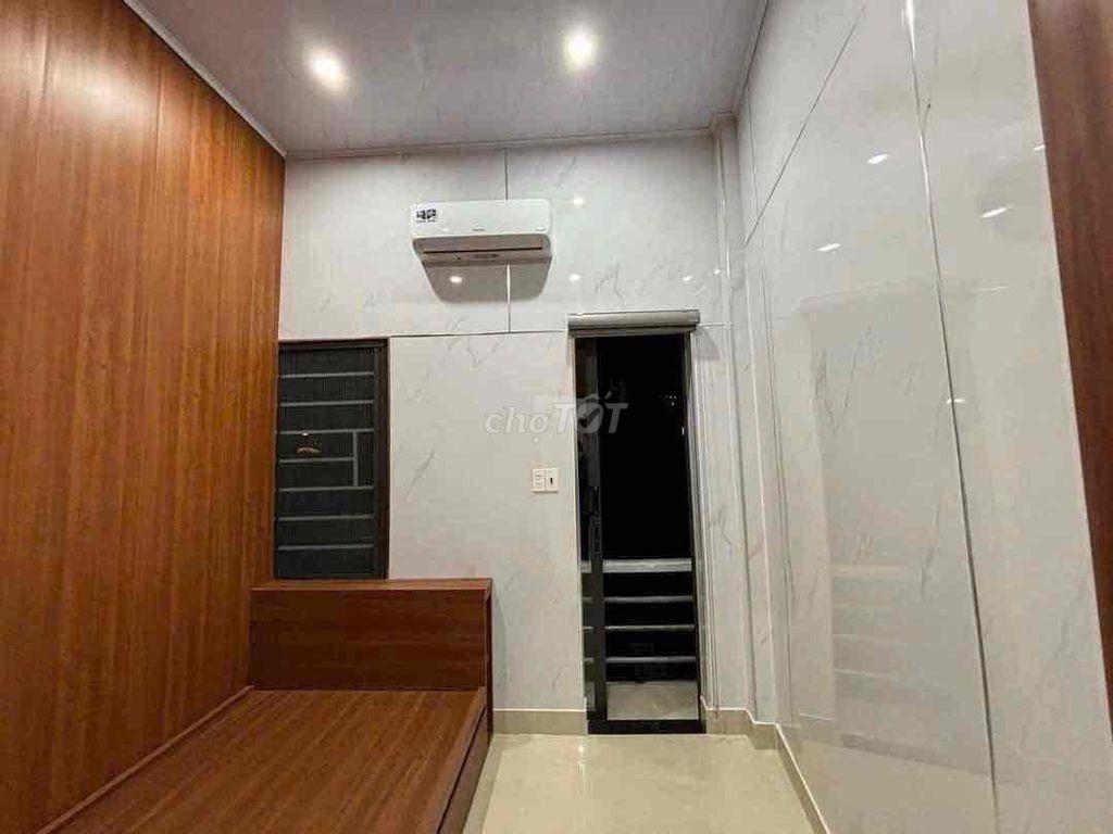Cho thuê căn hộ  2 P/ngủ mặt tiền Phan Châu Trinh Full nội thất mới