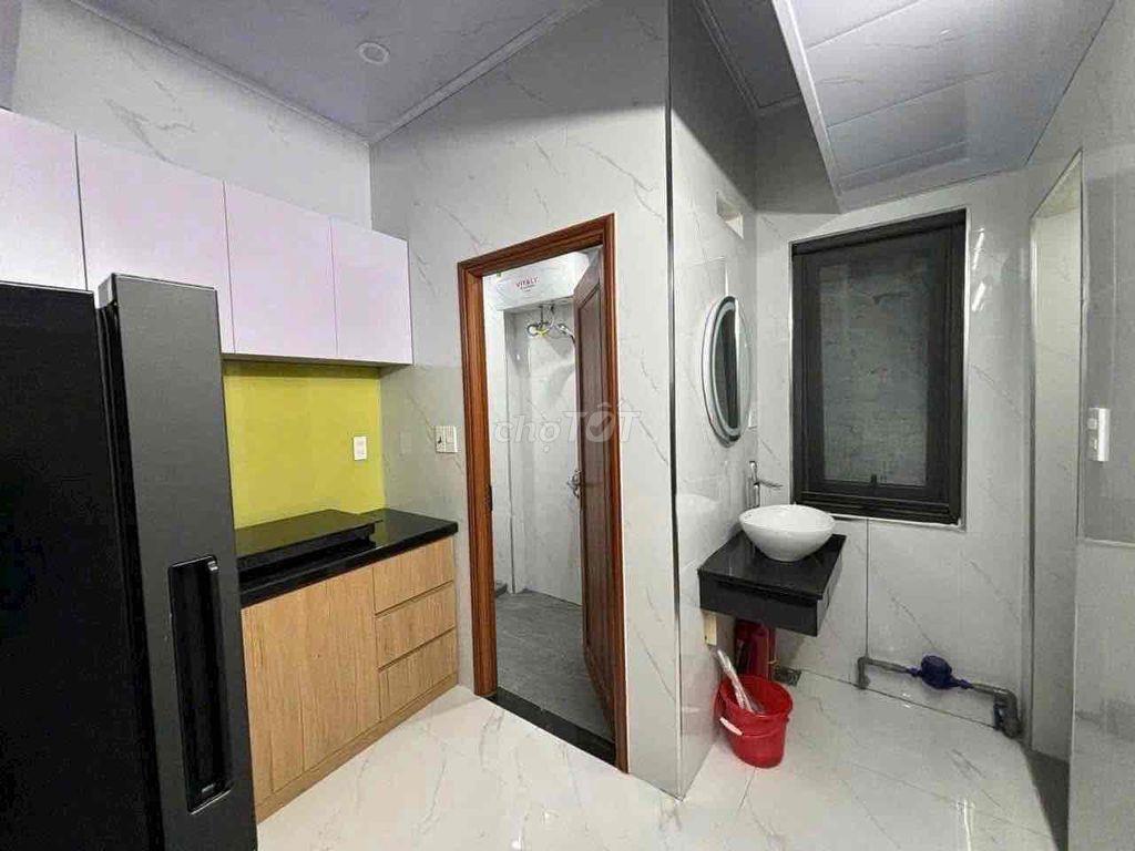 Cho thuê căn hộ  2 P/ngủ mặt tiền Phan Châu Trinh Full nội thất mới