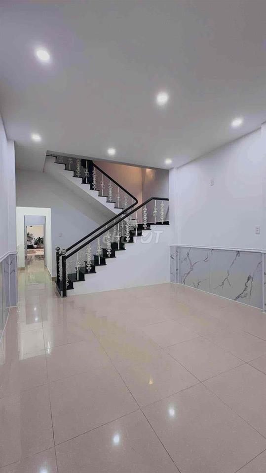 CHO THUÊ MẶT BẰNG KIỆT ÔTÔ HOÀNG DIỆU RỘNG RÃI