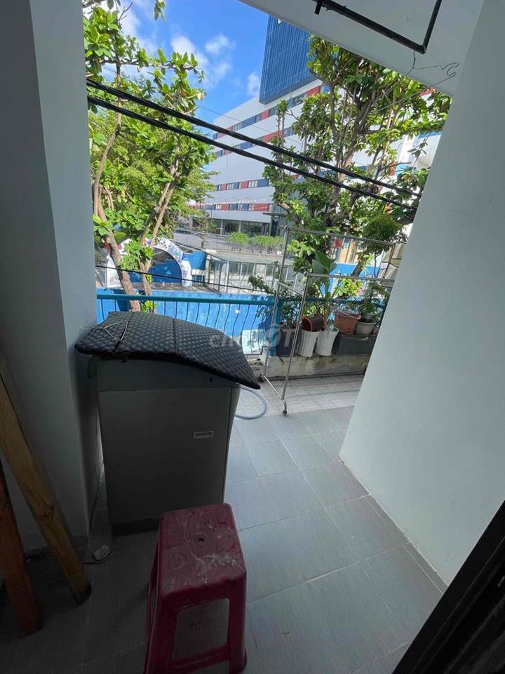 Cho thuê nhà kiệt oto Trần Cao Vân gần biển .Full nội thất mới