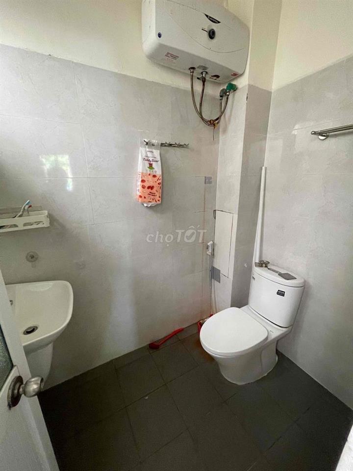 Cho thuê nhà kiệt oto Trần Cao Vân gần biển .Full nội thất mới