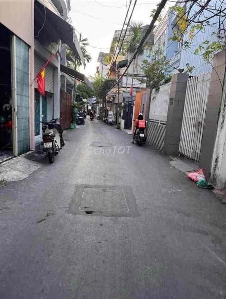 Cho thuê nhà 2 tầng kiệt oto Hoàng Diệu. khu vực sầm uất để kinh doanh