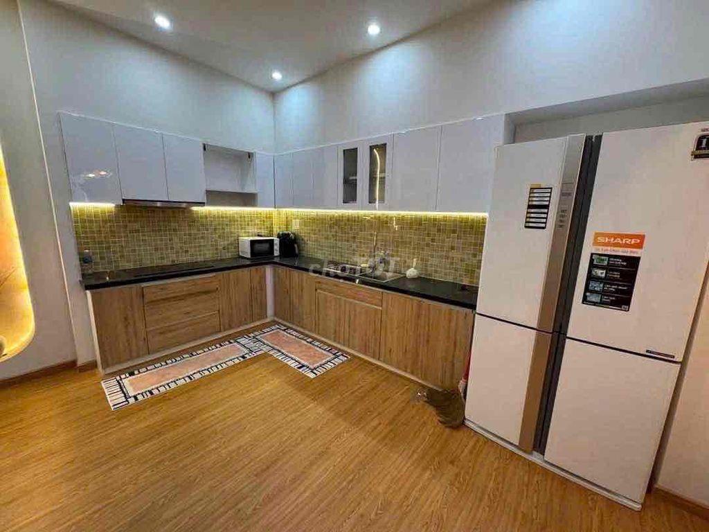 Cho thuê nhà 2 tầng Mới Kiệt Nguyễn Văn Linh gần sân bay Full nội thất