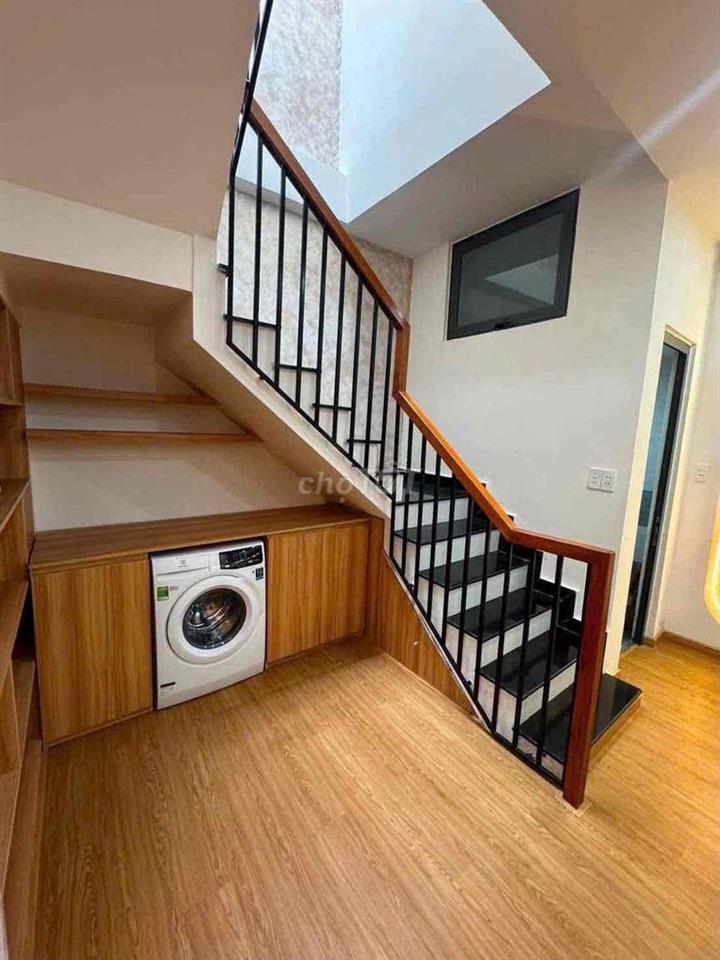 Cho thuê nhà 2 tầng Mới Kiệt Nguyễn Văn Linh gần sân bay Full nội thất