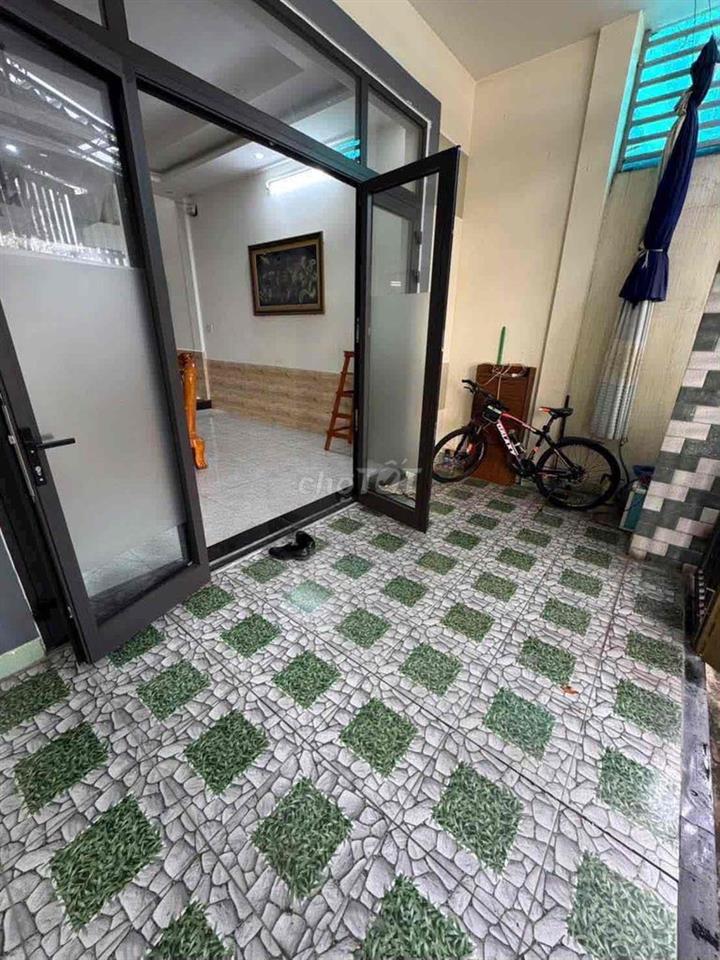Cho thuê mặt Trần Cừ gần Huỳnh Ngọc Huệ. Nội thất đầy đủ