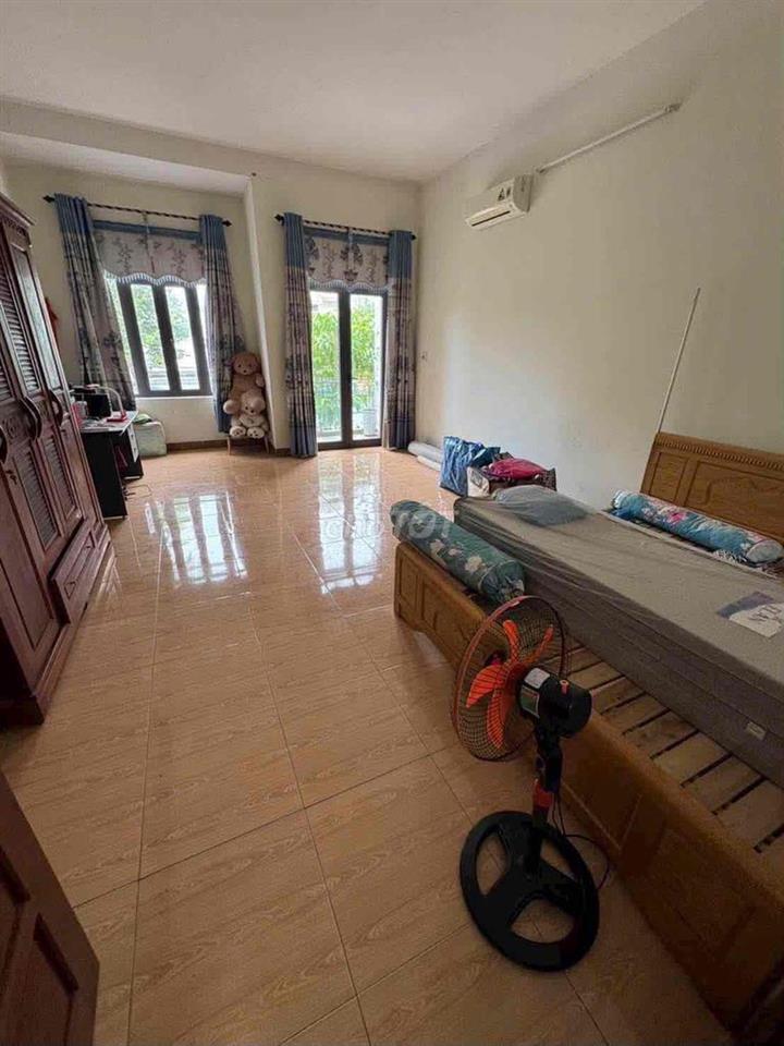 Cho thuê mặt Trần Cừ gần Huỳnh Ngọc Huệ. Nội thất đầy đủ