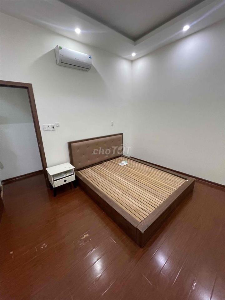 Cho thuê nhà 2 tầng mặt tiền Cao Xuân Huy. FULL nội thất gần Tố Hữu