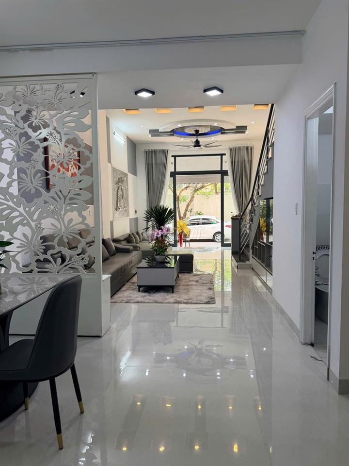 CHO THUÊ NHÀ MẶT TIỀN NGAY TRUNG TÂM