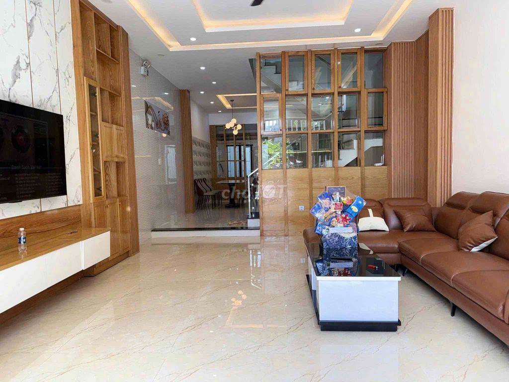 Cho thuê nhà MT Phan Triêm Hoà Xuân 4pn giá 35 triệu