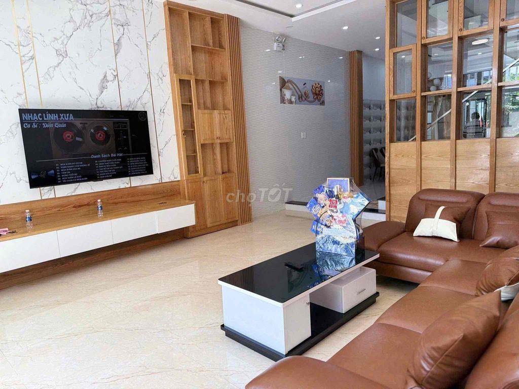 Cho thuê nhà MT Phan Triêm Hoà Xuân 4pn giá 35 triệu
