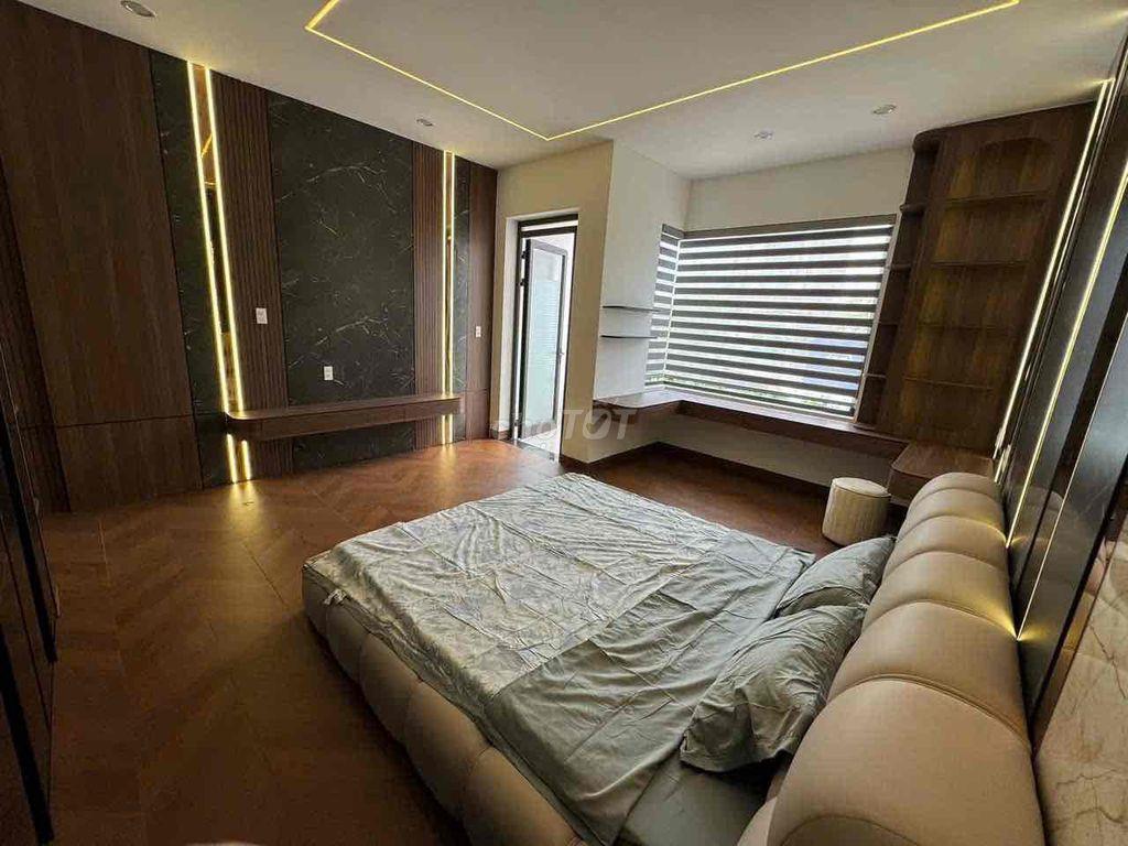 Cho thuê nhà MT Quách Thị Trang Hoà Xuân 3pn giá 35tr
