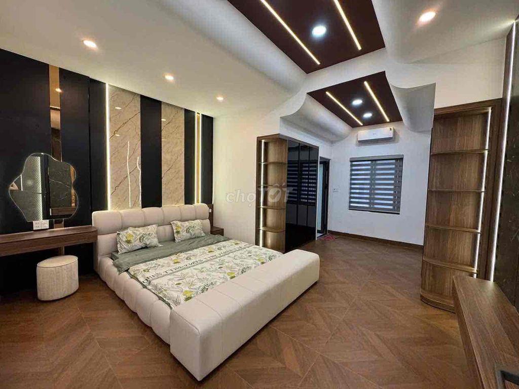 Cho thuê nhà MT Quách Thị Trang Hoà Xuân 3pn giá 35tr
