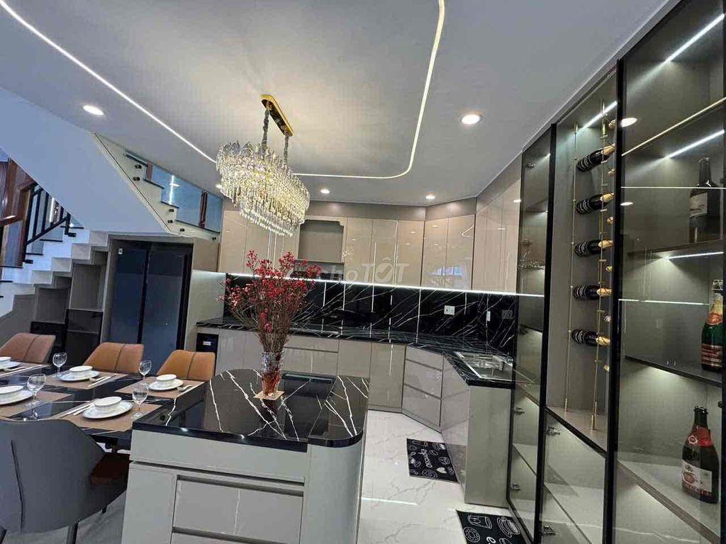 Cho thuê nhà MT Quách Thị Trang Hoà Xuân 3pn giá 35tr