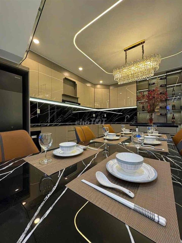 Cho thuê nhà MT Quách Thị Trang Hoà Xuân 3pn giá 35tr