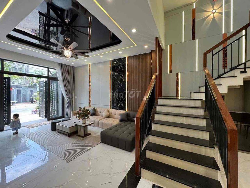 Cho thuê nhà MT Quách Thị Trang Hoà Xuân 3pn giá 35tr