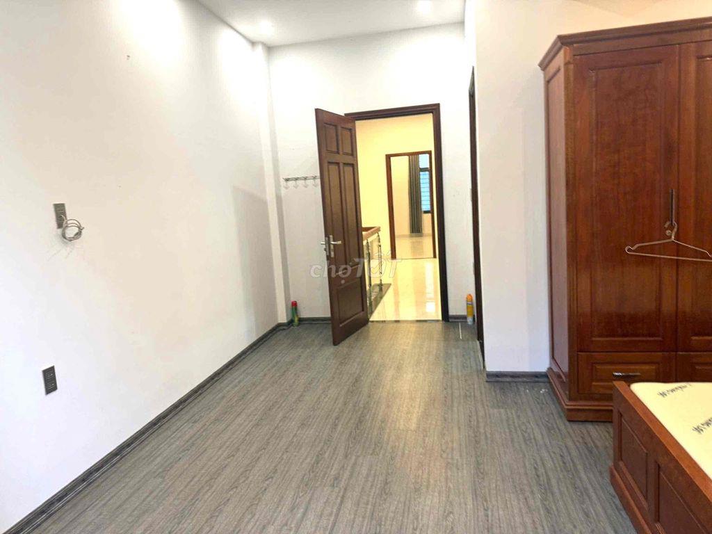 Cho thuê nhà MT Lê Sỹ Hoà Xuân 4pn giá 25 triệu
