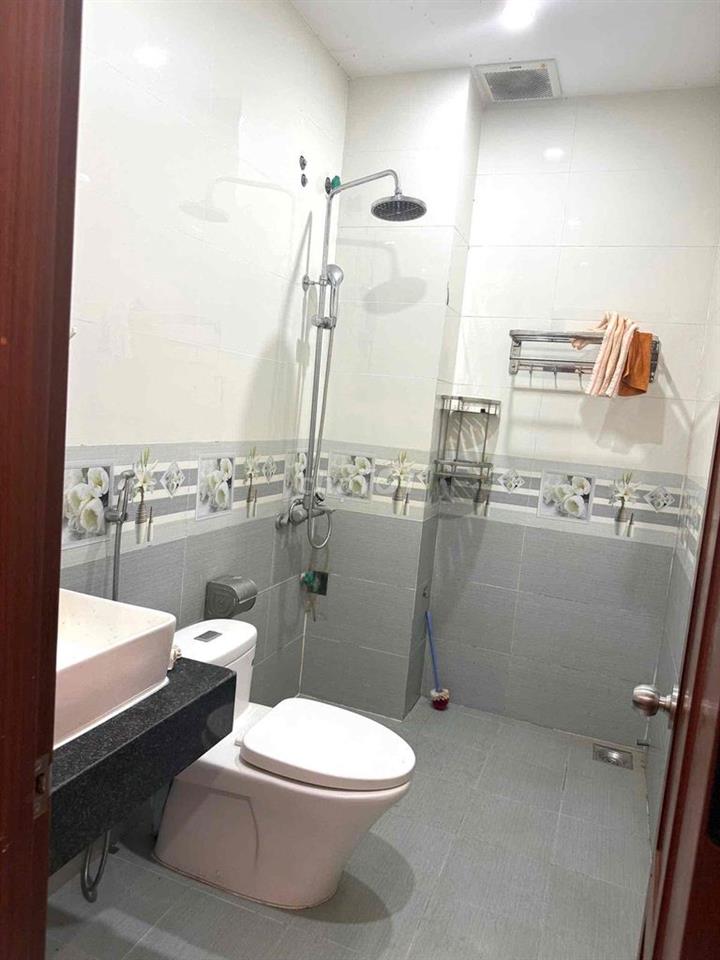 Cho thuê nhà MT Lê Sỹ Hoà Xuân 4pn giá 25 triệu
