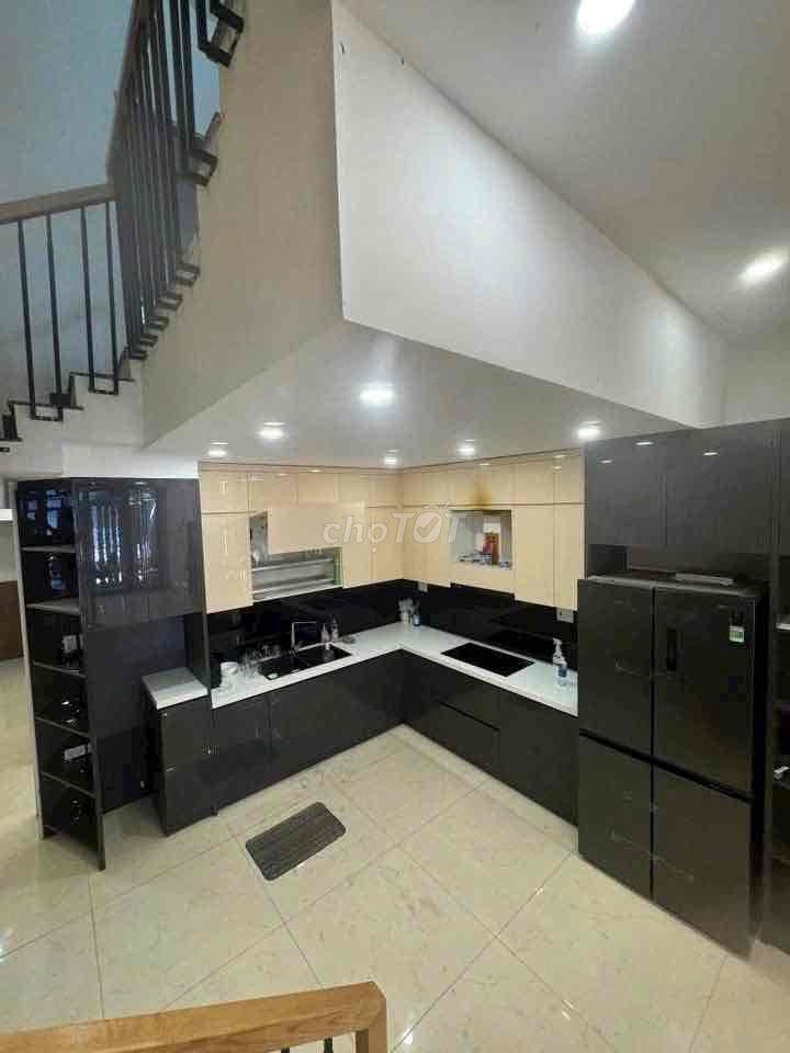 Cho thuê nhà khu Hoà Xuân gần cầu Hoà Xuân. 4pn giá 23 triệu