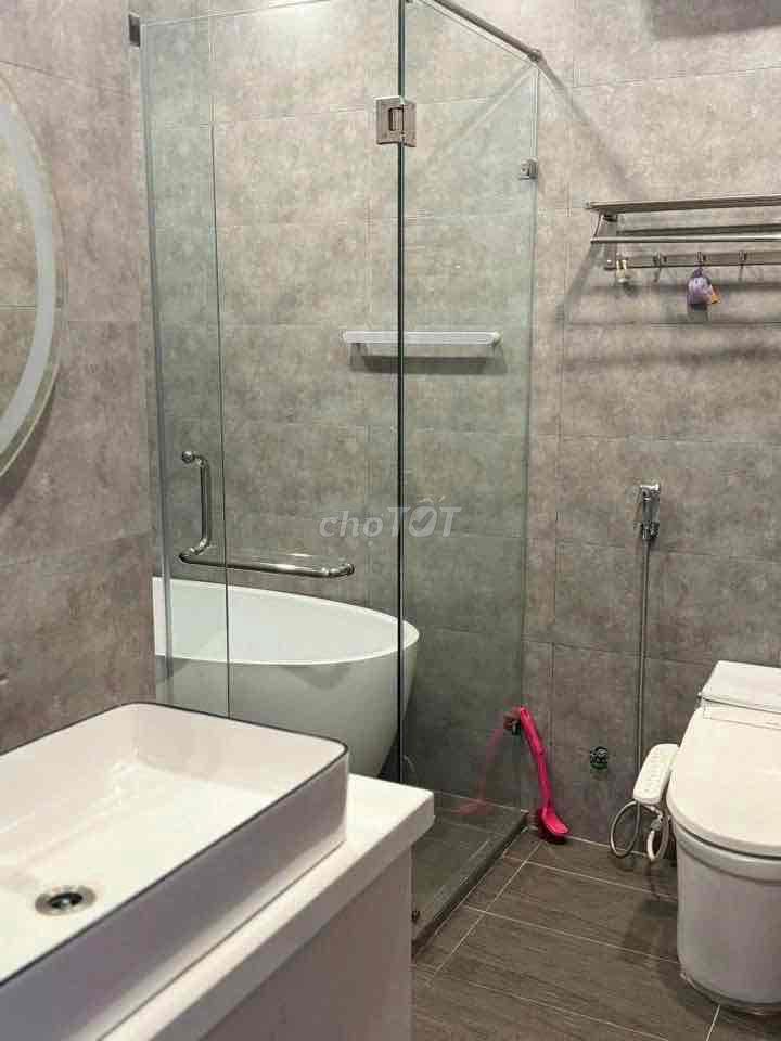 Cho thuê nhà khu Hoà Xuân gần cầu Hoà Xuân. 4pn giá 23 triệu