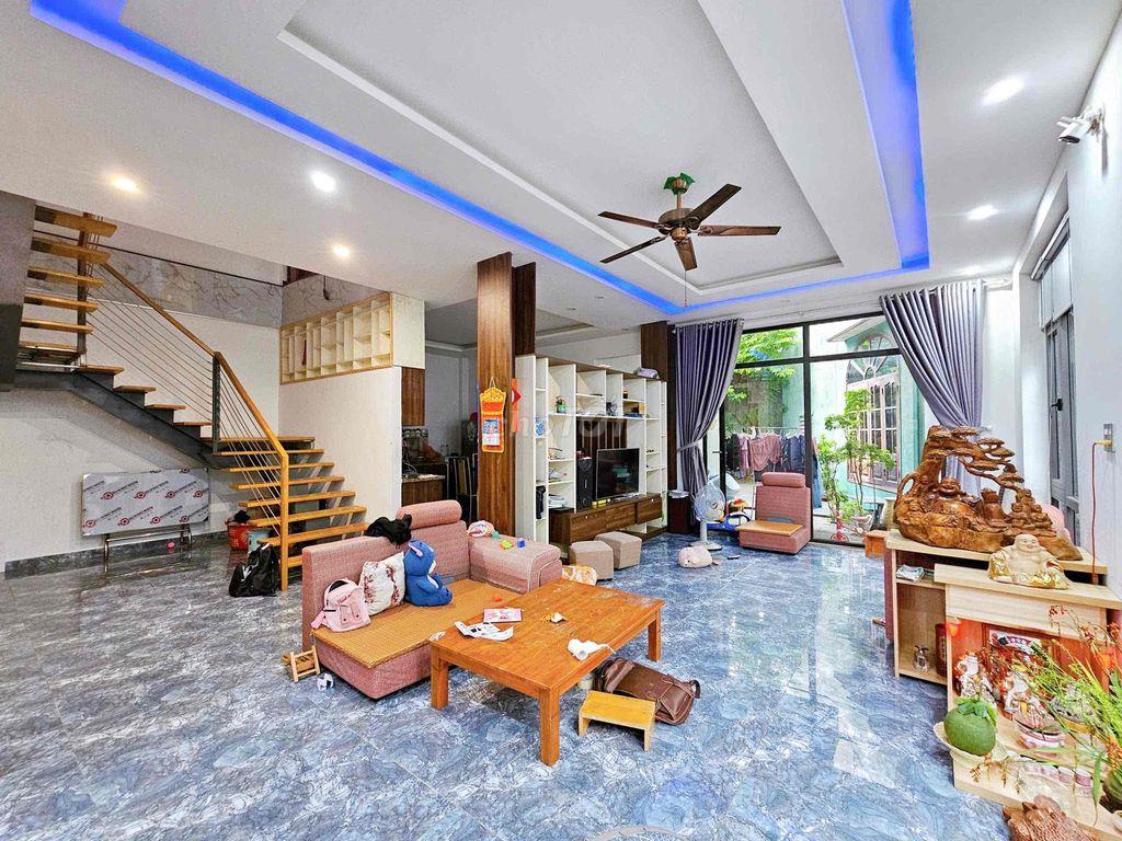 Nhà 2 tầng kiệt ô tô 500 Tôn Đản giá chỉ nhỉnh 3tỷ
