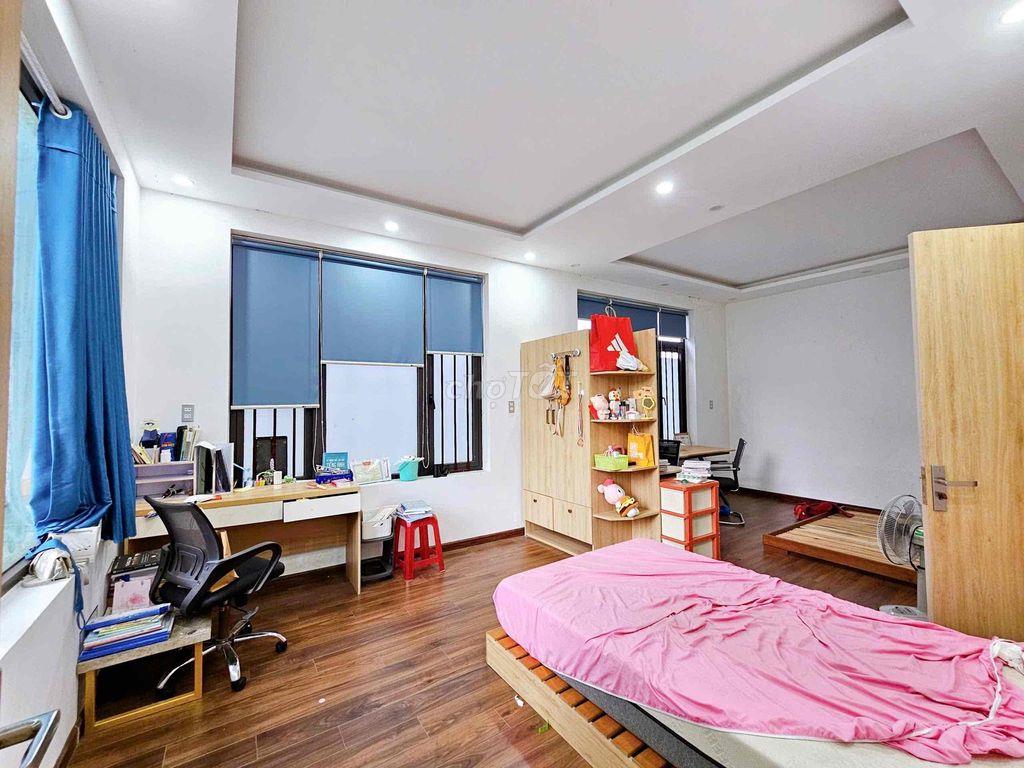 Nhà 2 tầng kiệt ô tô 500 Tôn Đản giá chỉ nhỉnh 3tỷ
