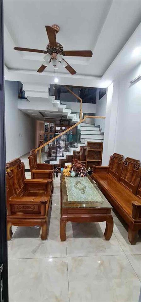 NHÀ 3 TẦNG, GẦN TRƯỜNG ĐẠI HỌC, 3 TẦNG 3 Phòng ngủ
