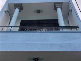 Nguyên căn nhà 3 tầng view biển