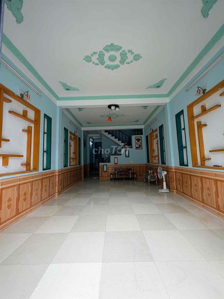 Nguyên căn nhà 3 tầng view biển