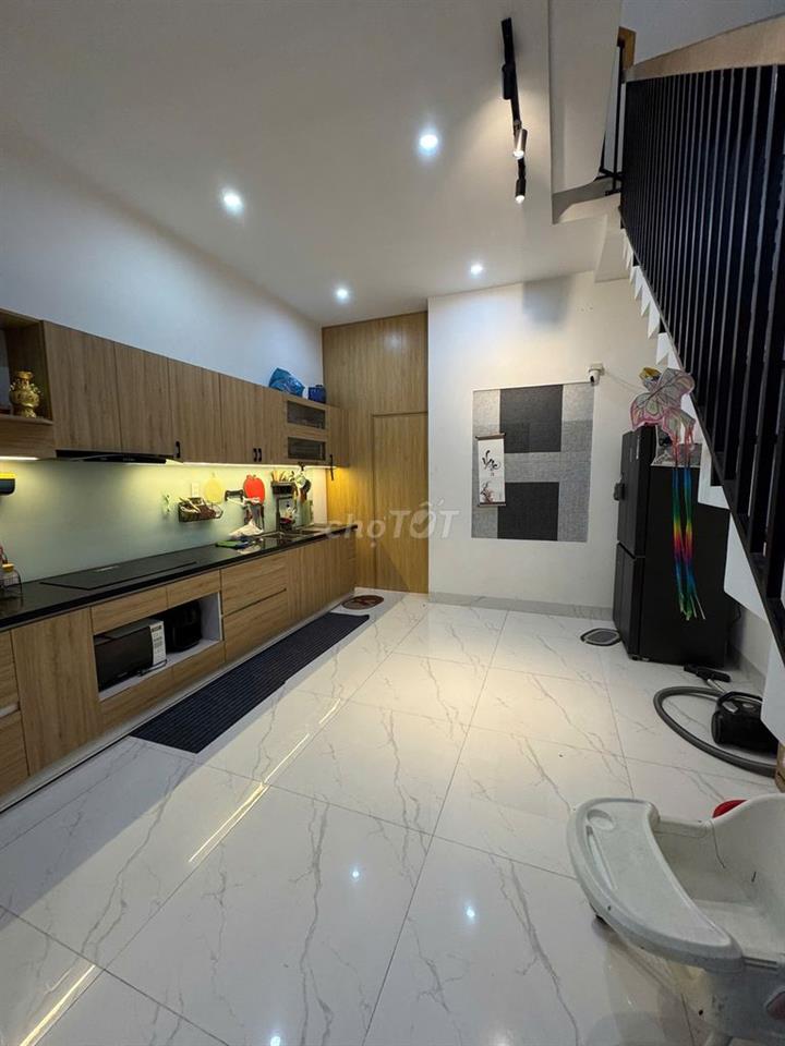 Cho thuê nhà 2 tầng kiệt NGÔ QUYỀN -  FULL NỘI THẤT - ra biển 5 phút