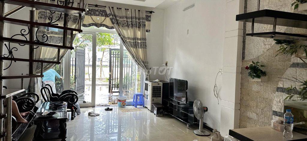 Nhà 2 tầng MT 5m5 kề CÁCH MẠNG THÁNG 8 - FULL NỘI THẤT - Ô TÔ ĐẬU ĐỖ