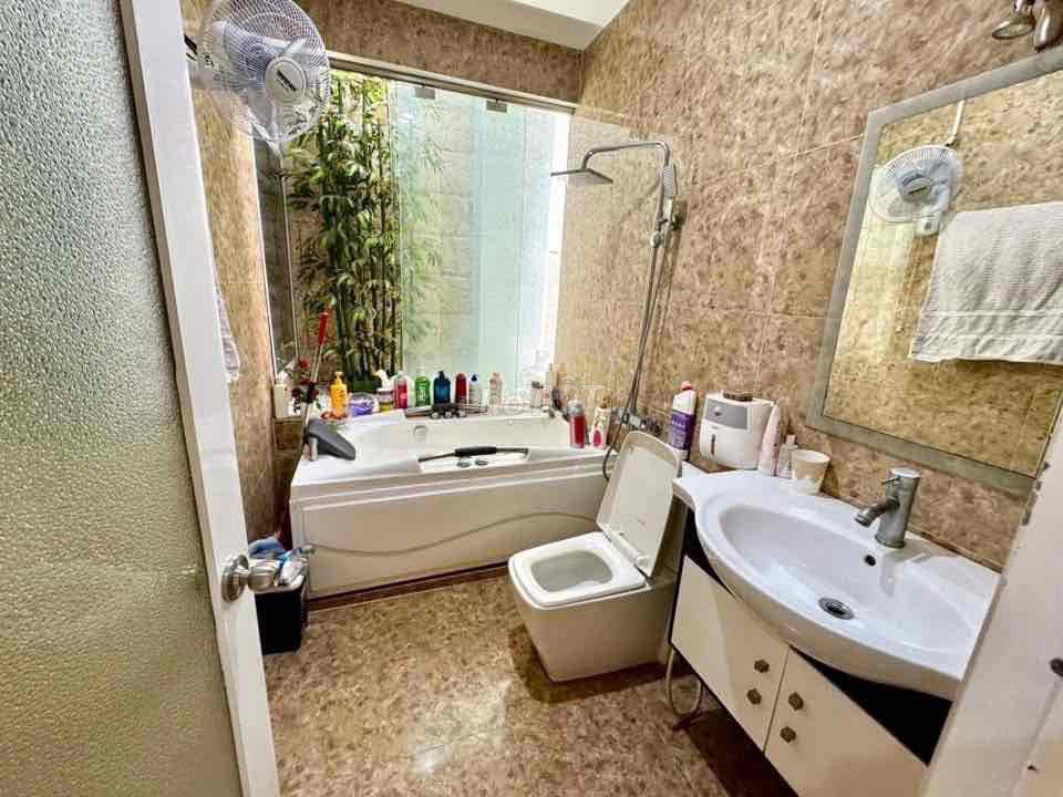 Cho thuê nhà 4 tầng đường 7m5 kề Tố Hữu- Full nội thất