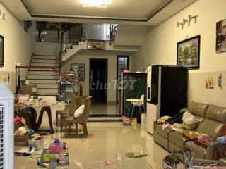 Cho thuê nhà 2,5 tầng đường Bùi Trang Chước, giá rất rẻ.!