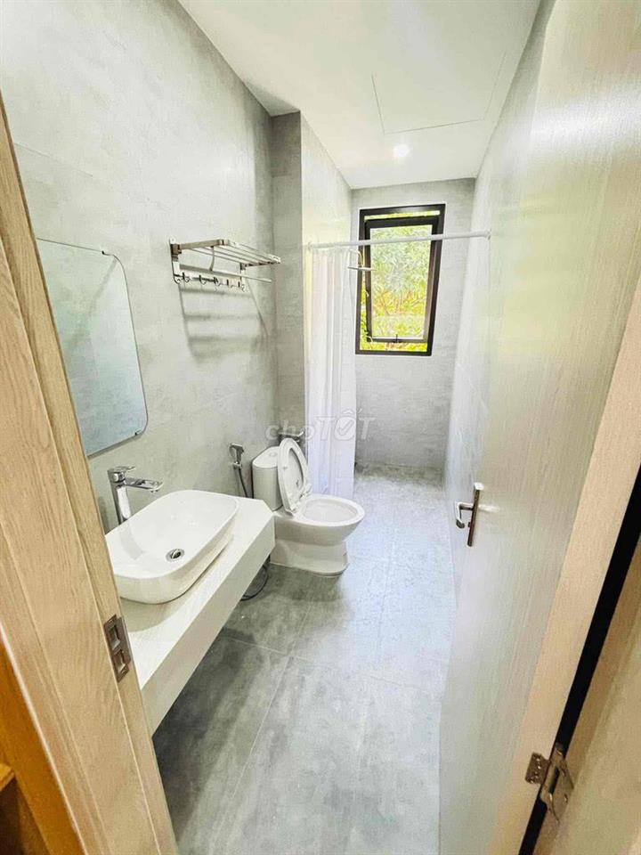 NHÀ ĐẸP NGAY CÔNG VIÊN BIỂN ĐÔNG,3PN,4WC