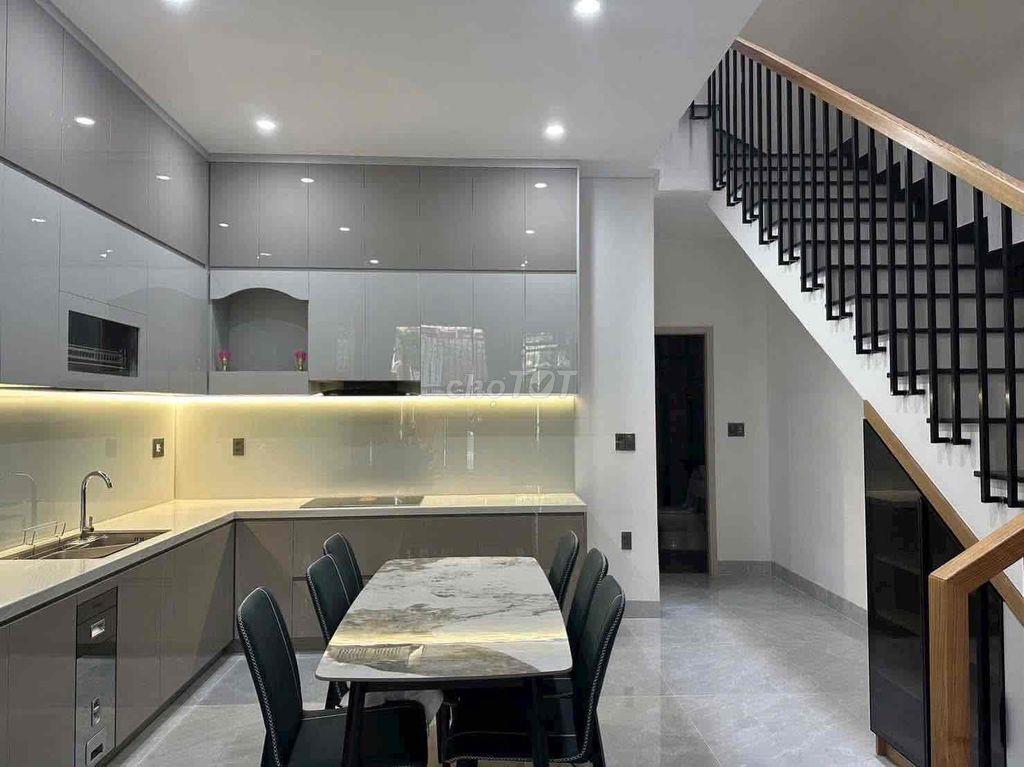 NHÀ ĐẸP NGAY CÔNG VIÊN BIỂN ĐÔNG,3PN,4WC