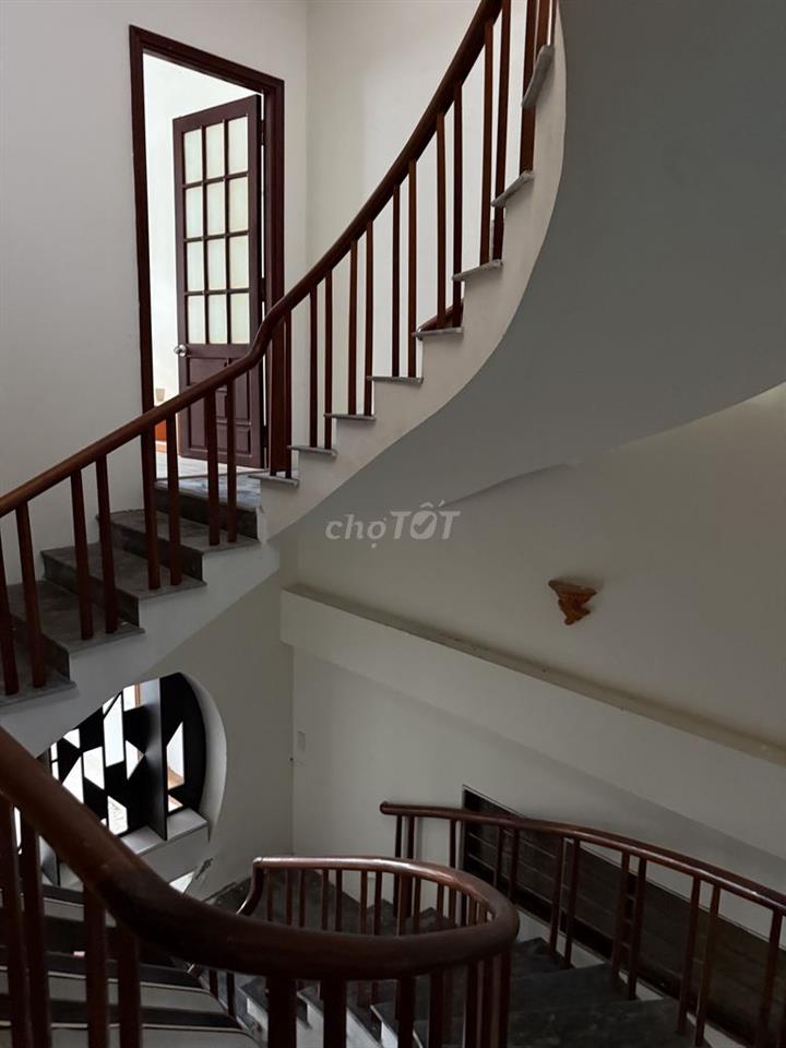 Nhà 3 Tầng Gần Cầu Rồng – Phù Hợp Ở & Kinh Doanh (25 Tr/Tháng)