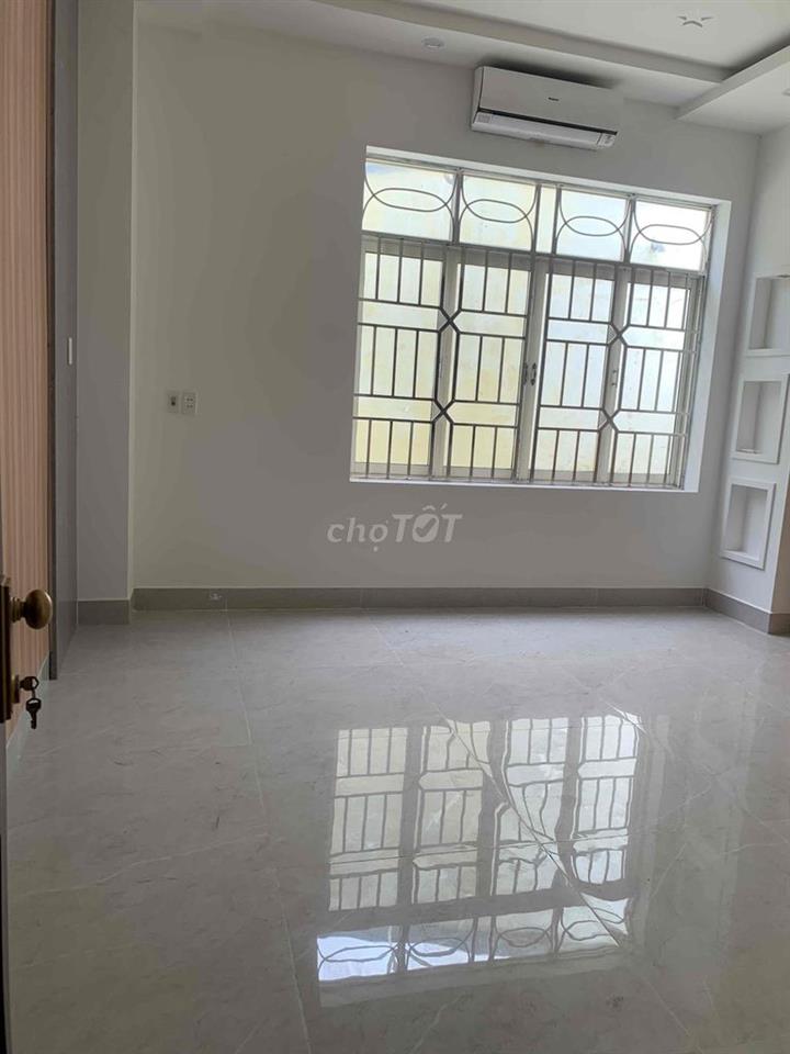 Cho thuê nhà nguyên căn 4 tầng mặt tiền Hải Hồ