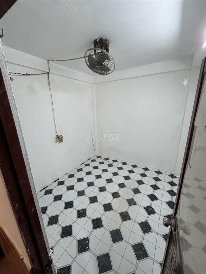 Cho thuê nhà 2 mặt kiệt . Kiệt oto