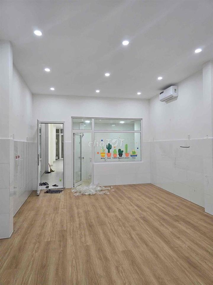 Mặt tiền nguyễn văn linh nguyên căn chỉ hơn 30tr