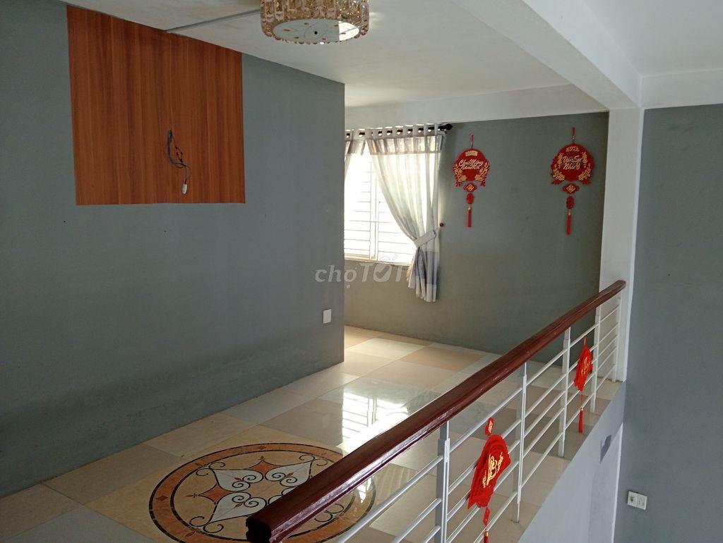 Cho thuê nhà nguyên căn 140 m2 cuối đường Tôn Đản, Cẩm Lệ, Đà Nẵng