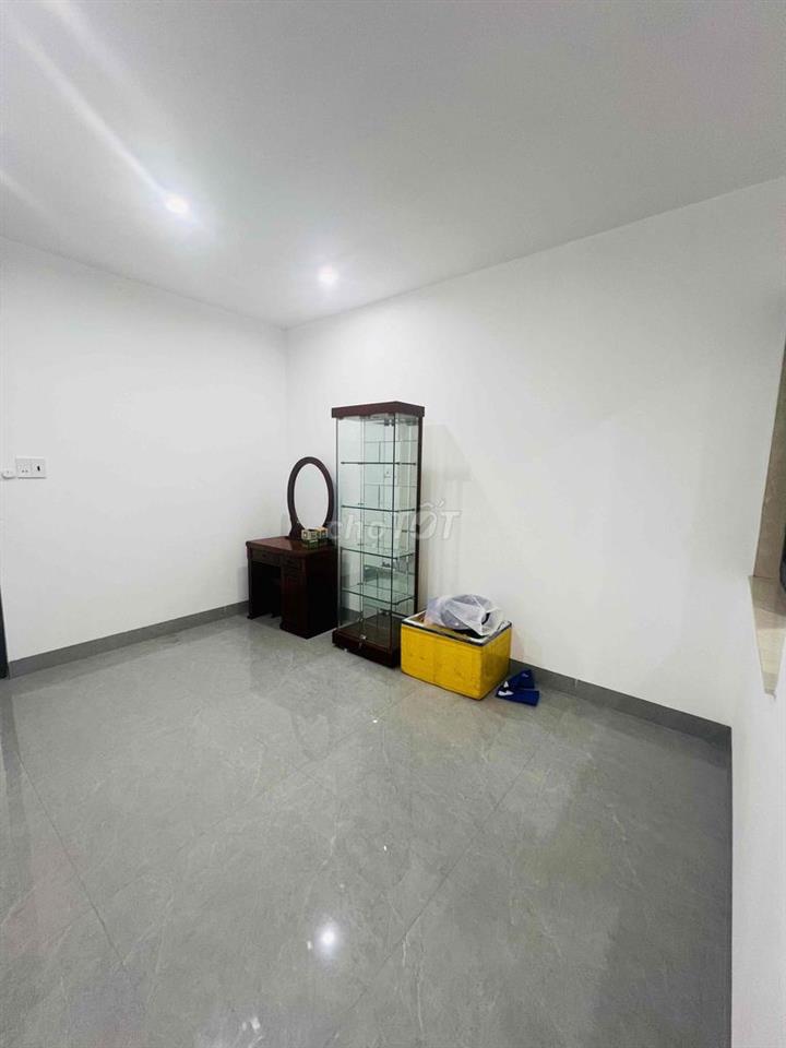 NHÀ NGUYÊN CĂN - 2 TẦNG + LỬNG - LÊ DUẨN, TRUNG TÂM - NGAY SÁT MT