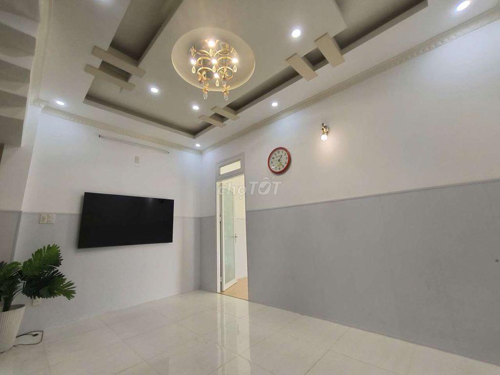 NHÀ 3 TẦNG PHÙNG CHÍ KIÊN, 3PN, CÓ NỘI THẤT