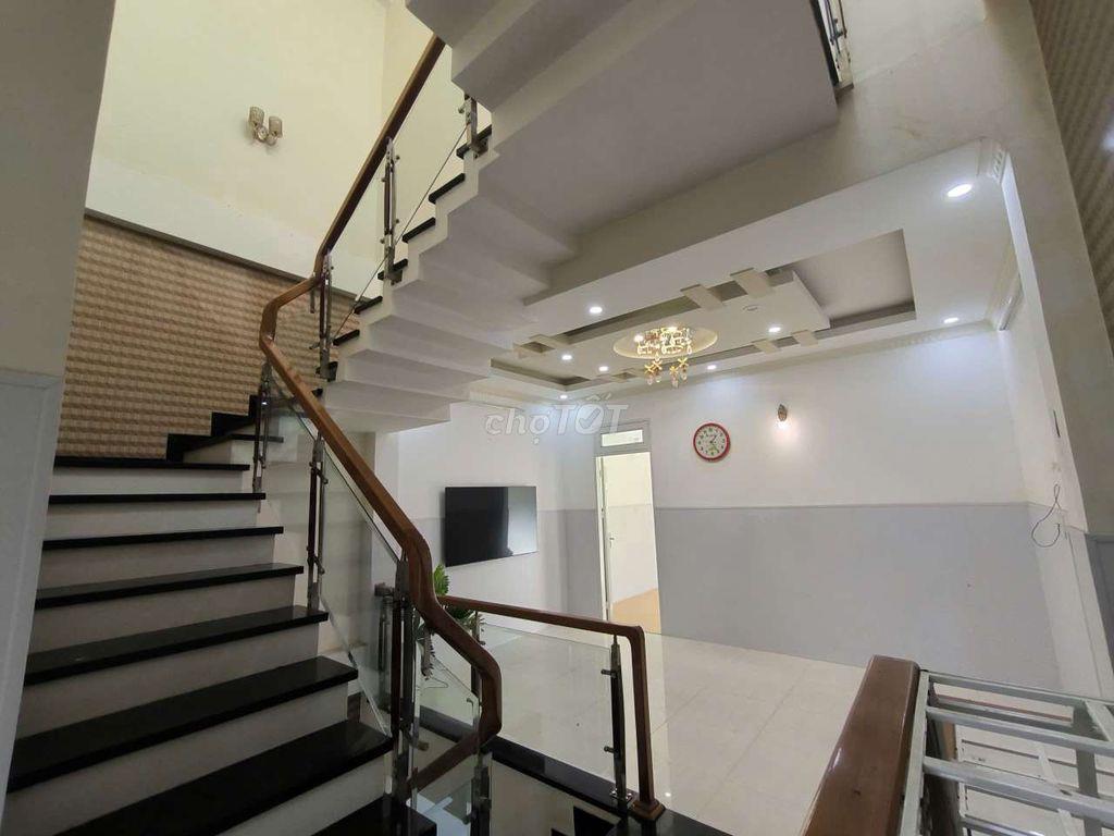 NHÀ 3 TẦNG PHÙNG CHÍ KIÊN, 3PN, CÓ NỘI THẤT