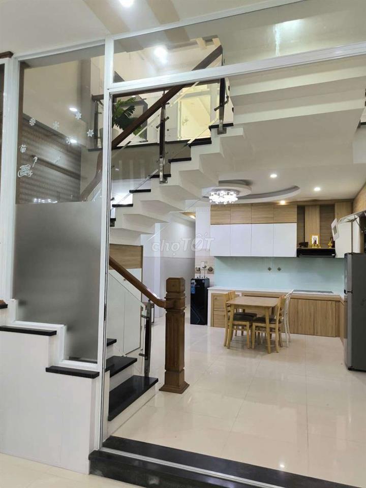 NHÀ 3 TẦNG PHÙNG CHÍ KIÊN, 3PN, CÓ NỘI THẤT